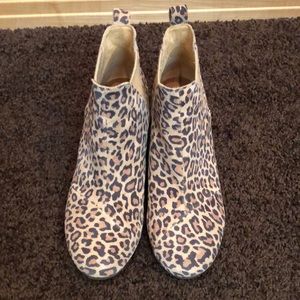 toms kelsey leopard bootie